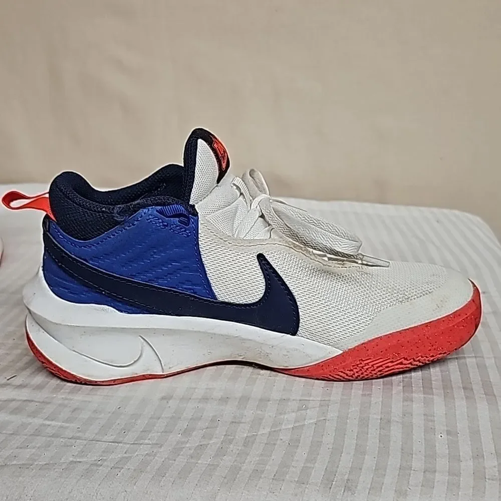 NIKE TEAM HUSTLE YOUTH SNEAKERS BFPM-08-275